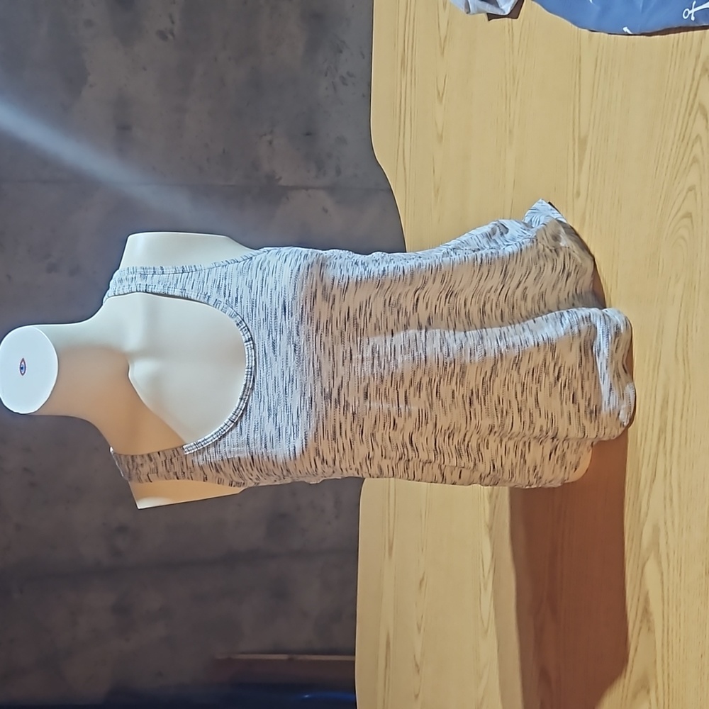 π£ Lululemon Tank